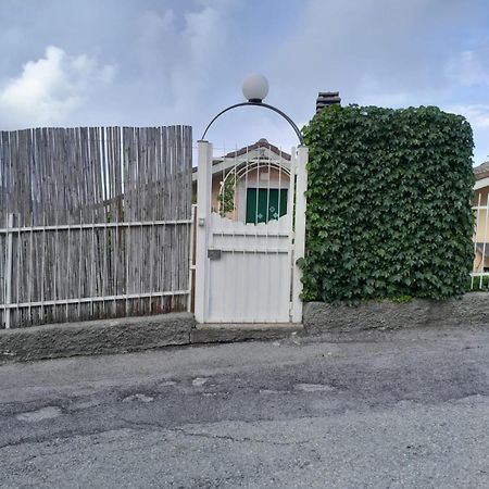 Villa Mansarda A Noli Esterno foto